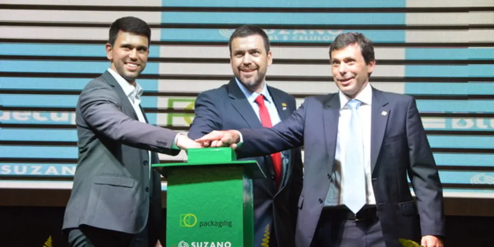 Evento contou com o acionamento simbólico da produção com a nova matéria-prima 