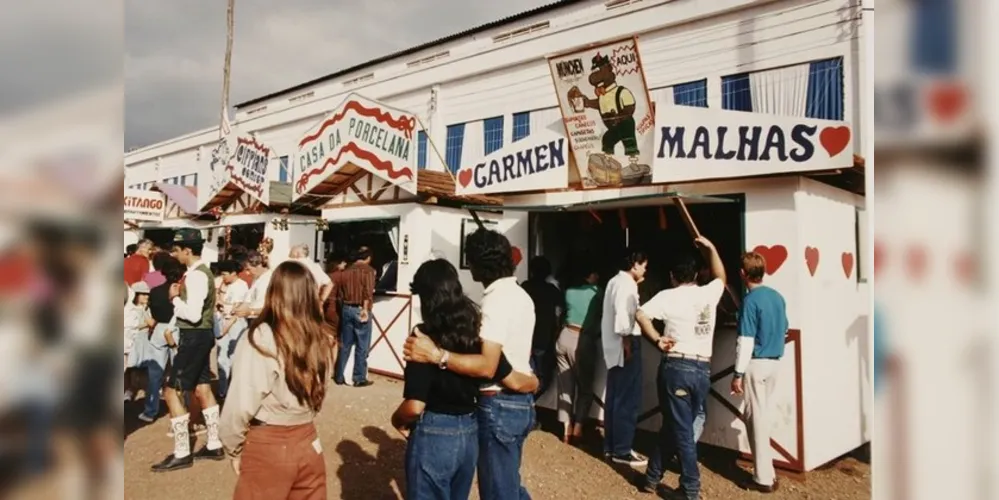 A festa aconteceu no antigo pátio de manobras da Rede Ferroviária Federal, no Centro de Ponta Grossa.