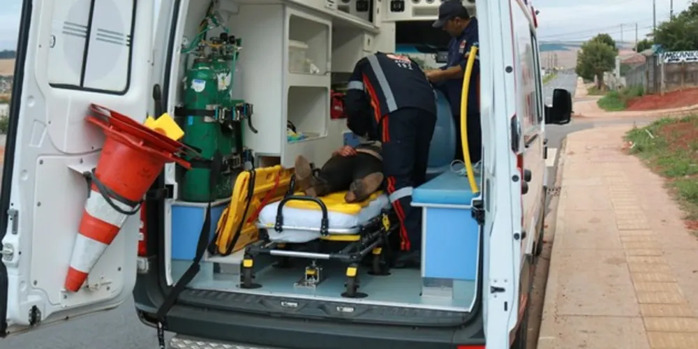 Vítima foi atendida pelo SAMU na manhã deste sábado