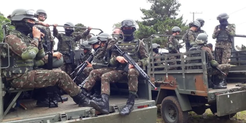 Imagem ilustrativa da imagem Acadêmicos de jornalismo fazem estágio com o Exército em PG