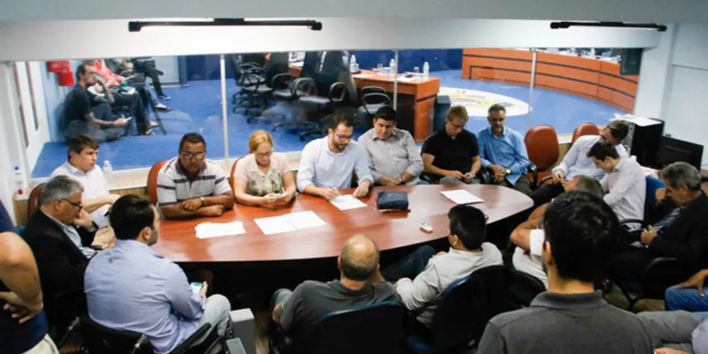 Líderes dos partidos se reuniram para escolha dos membros da comissão especial.