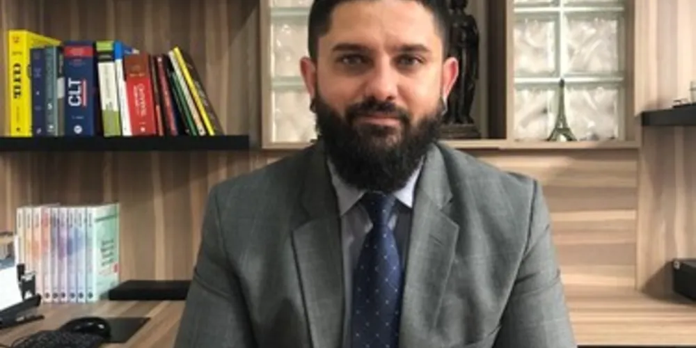 Professor de Direito, das Faculdades Cescage, Luis Fernando Schiebelbein