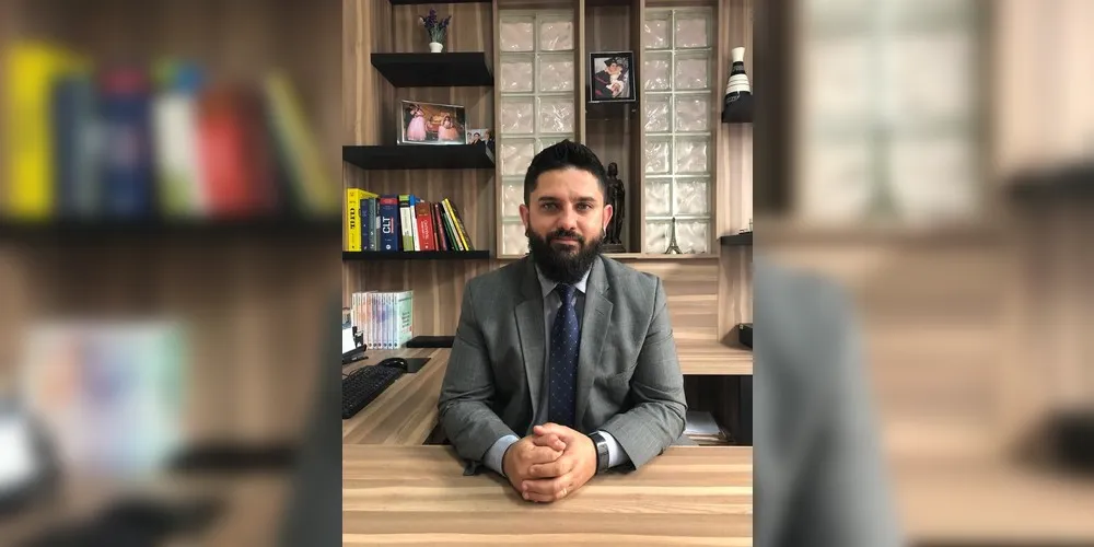 Professor de Direito, das Faculdades Cescage, Luis Fernando Schiebelbein