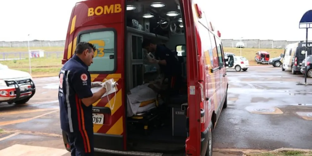Vítima foi encaminhada para o Hospital Regional Universitário