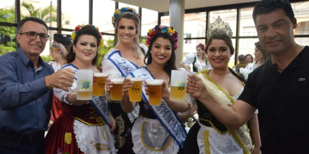 Tradicional sangria do primeiro barril de chopp da Münchenfest 2018 aconteceu na agência do BB