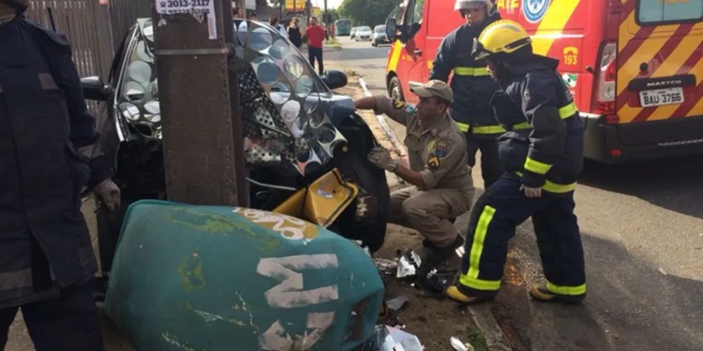 Imagem ilustrativa da imagem Motorista perde controle de carro e fica ferido