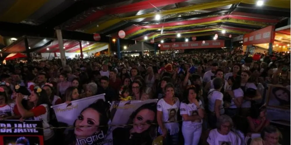 Mesmo a festa começando um pouco mais tarde, às 16h, o público compareceu em peso ao Parque Ambiental e gerou grande movimentação em todos os setores