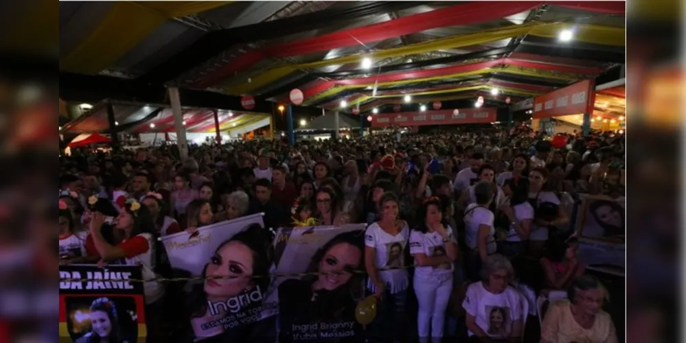 Mesmo a festa começando um pouco mais tarde, às 16h, o público compareceu em peso ao Parque Ambiental e gerou grande movimentação em todos os setores