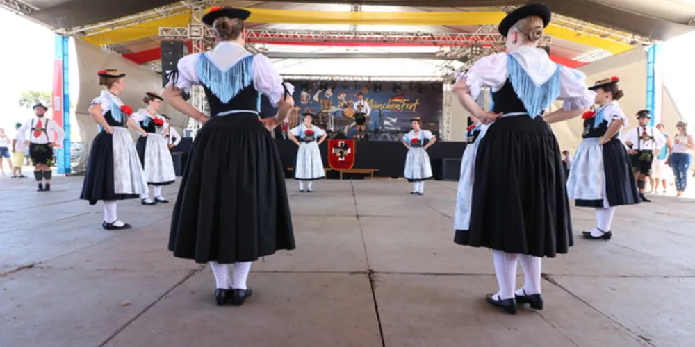 As culturas germânica e ucraniana foram exaltadas através dos grupos curitibanos Alte Heimat e Poltava no terceiro dia de Münchenfest.
