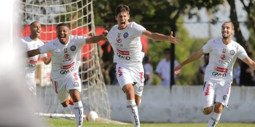 Equipe venceu por 2 a 0 no Estádio Joaquim de Paula Xavier.