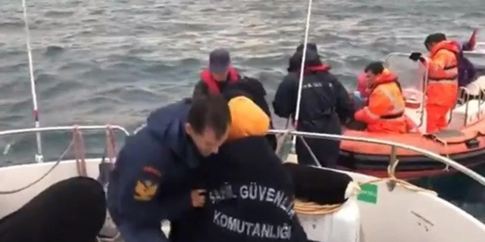 Imagem ilustrativa da imagem Turquia resgata 44 refugiados após naufrágio