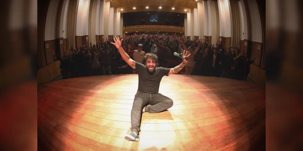 Hallorino traz à cidade um show completo de humor com os personagens Carmo e Lurde