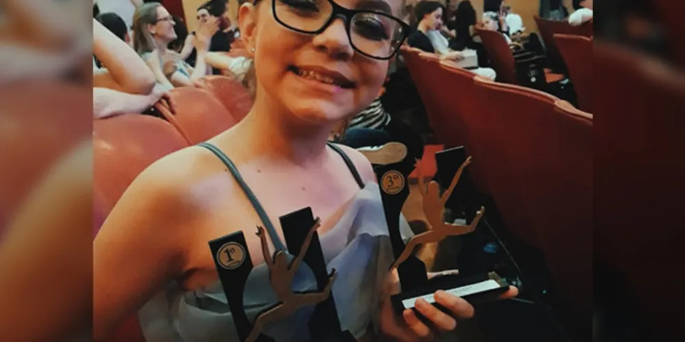 Bailarina Beatriz Gonçalves recebeu dois prêmios