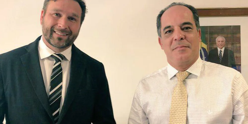 Deputado esteve com Carlos Henrique Sobral, da Secretaria de Governo da Presidência da República. 
