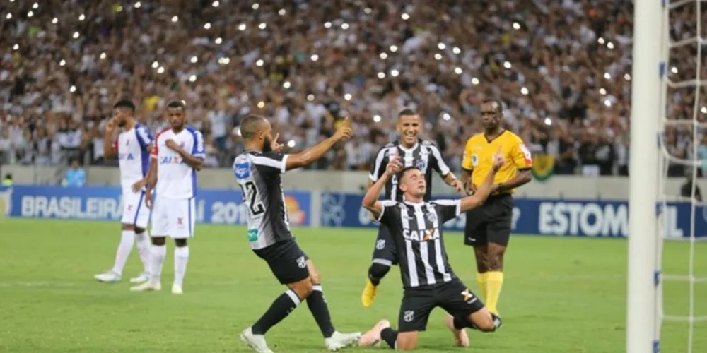 Vitória afasta ainda mais o Vozão da zona de rebaixamento