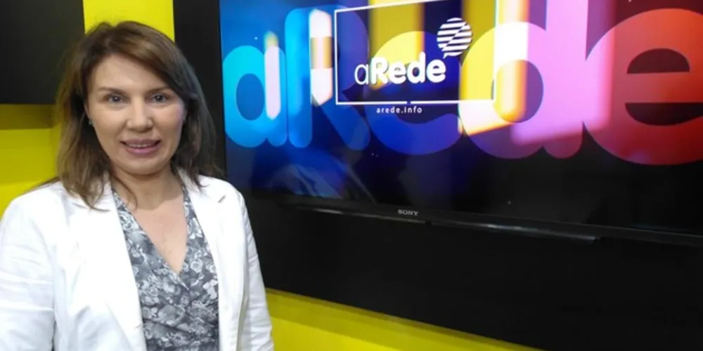 A diretora da Happy Code Ponta Grossa, Eliete Cristina Uez, participou de entrevista no Portal aRede