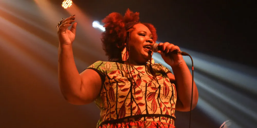 Michele Mara é cantora e compositora curitibana