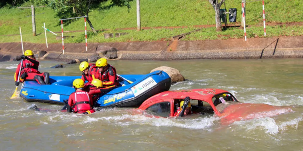 Corpo de Bombeiros do Paraná promoveu o workshop de Salvamento em Águas Rápidas.