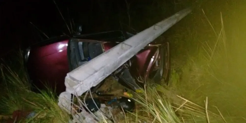 Motorista de 22 anos não resistiu à batida e morreu no local do acidente