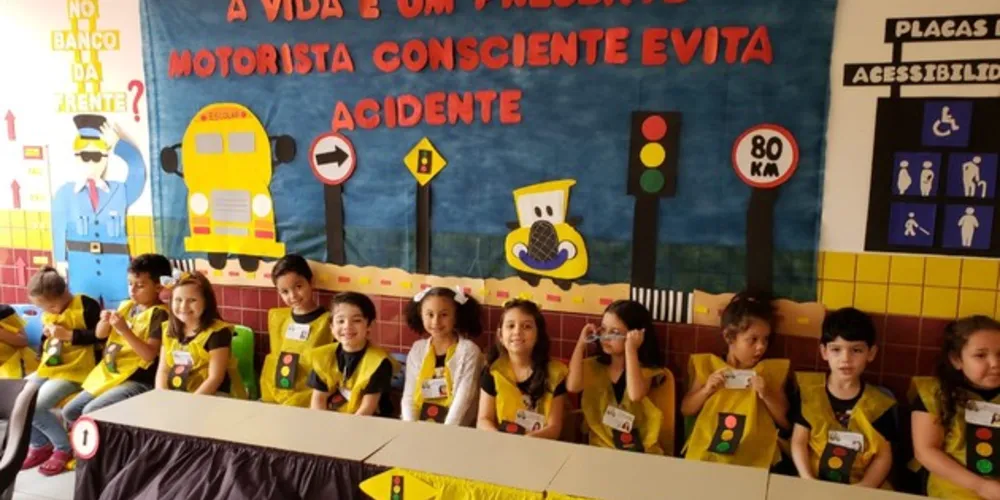 Evento anual mantido pela escola tem como objetivo valorizar a produção dos estudantes.
