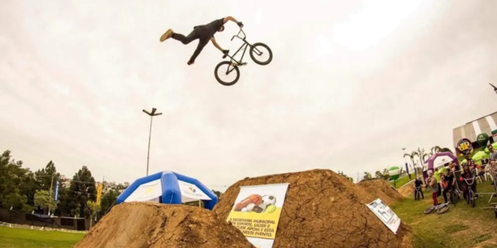 Marcelinho esta entre os 10 melhores esportistas de BMX da America Latina