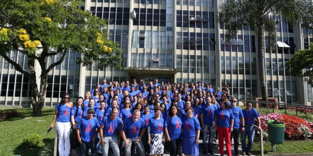 Funcionários da Prefeitura vestiram camiseta referente a causa nesta sexta-feira (30)