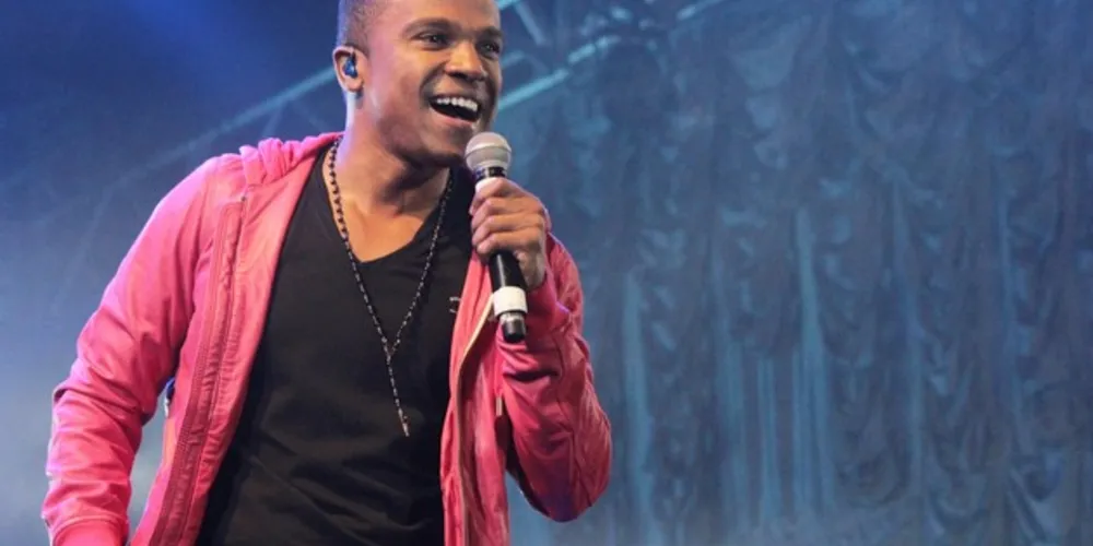 Alexandre Pires se apresenta em PG no fim de semana.