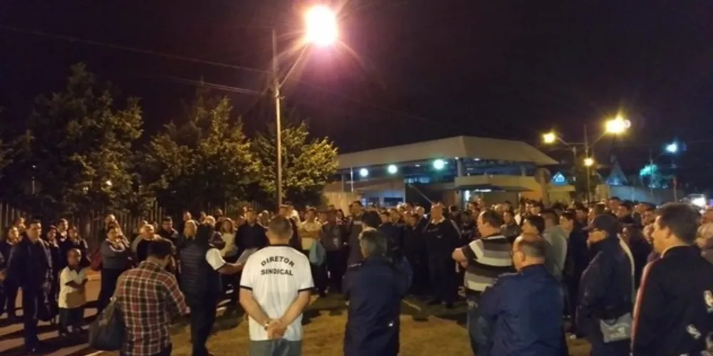 Categoria deliberou pelo estado de greve em assembleia na última quarta-feira (28)