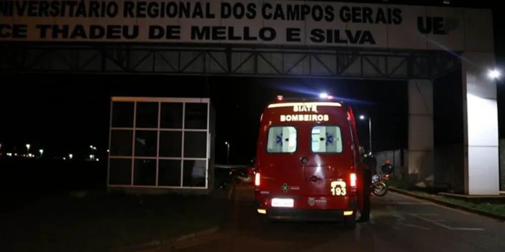 Motociclista bateu na guarita do hospital e sofreu graves lesões na perna