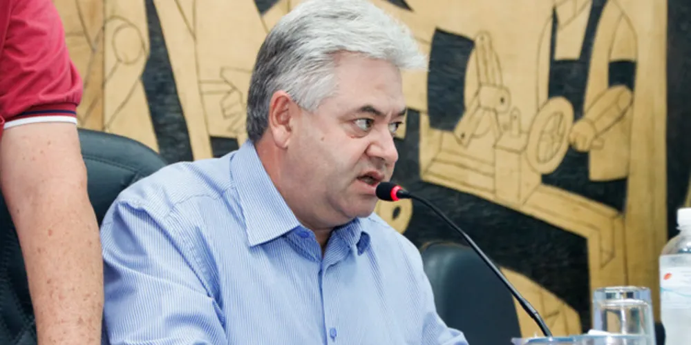 Presidente da Câmara, Sebastião Mainardes exigiu respeito por parte dos manifestantes.