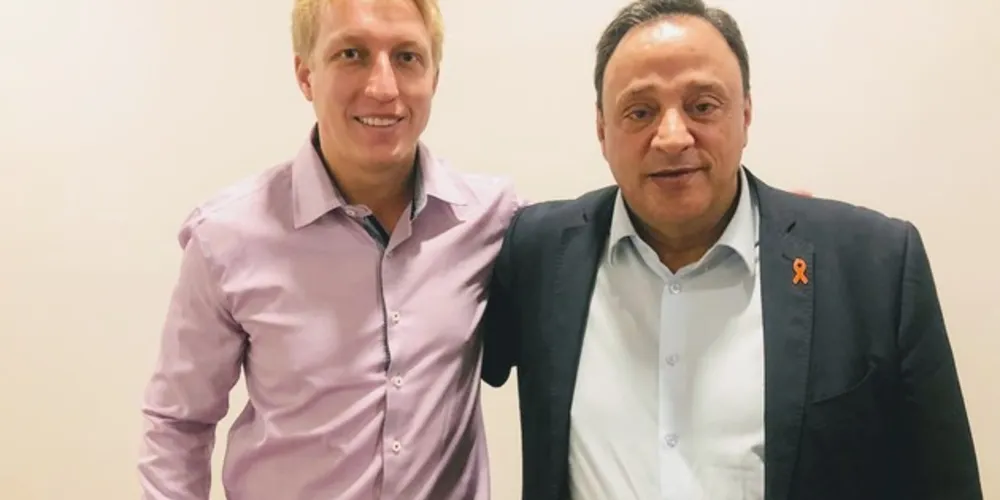 Vereador esteve com o deputado estadual Hussein Bakri (dir.) durante a quarta-feira (5).