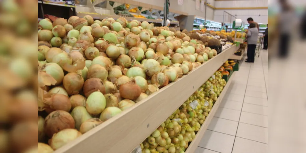 Mesmo com a redução, a pesquisa registrou aumento de 43,52% no preço da cebola 