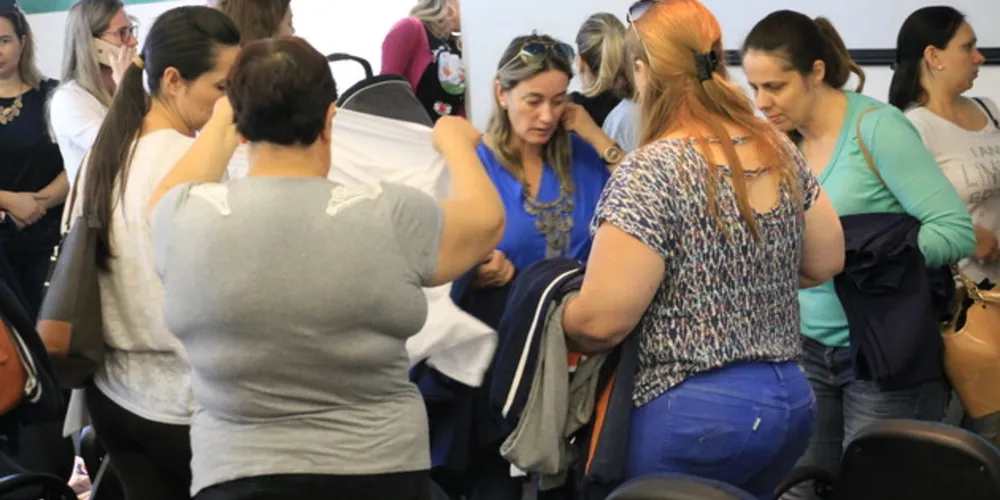 Uniformes usados foram vendidos em bazar e renda foi repassada à ONG