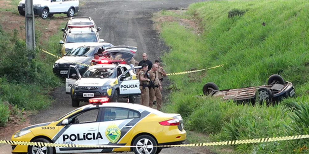 Um dos suspeitos foi internado em estado grave e o outro foi preso na hora
