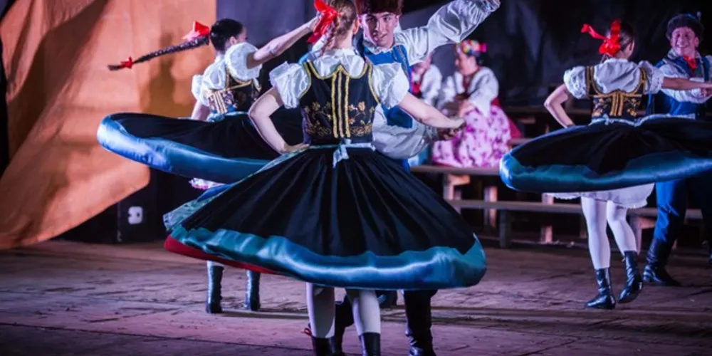 Grupos se apresentam neste domingo (16) no Parque Histórico