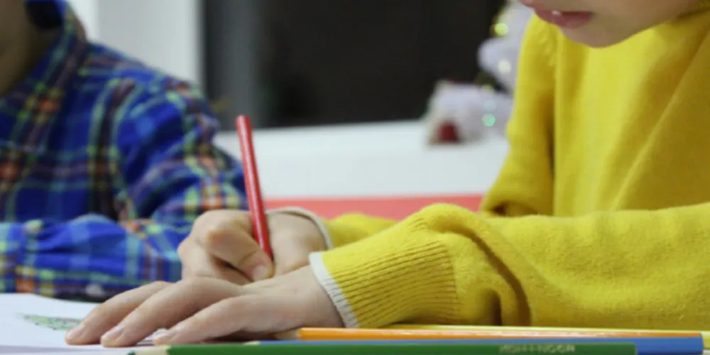 A avaliação será por meio de questionários aplicados a professores, dirigentes e equipe escolar