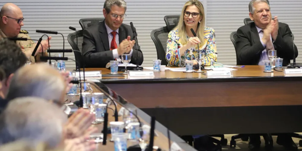 Sanção foi dada durante reunião da governadora com a equipe de secretários.