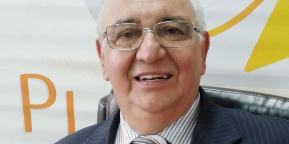 
Albari de Paula Quadros, contador, auditor independente e economista, presidente da empresa Contabilidade Planorga, comemora os 40 anos de atuação.
