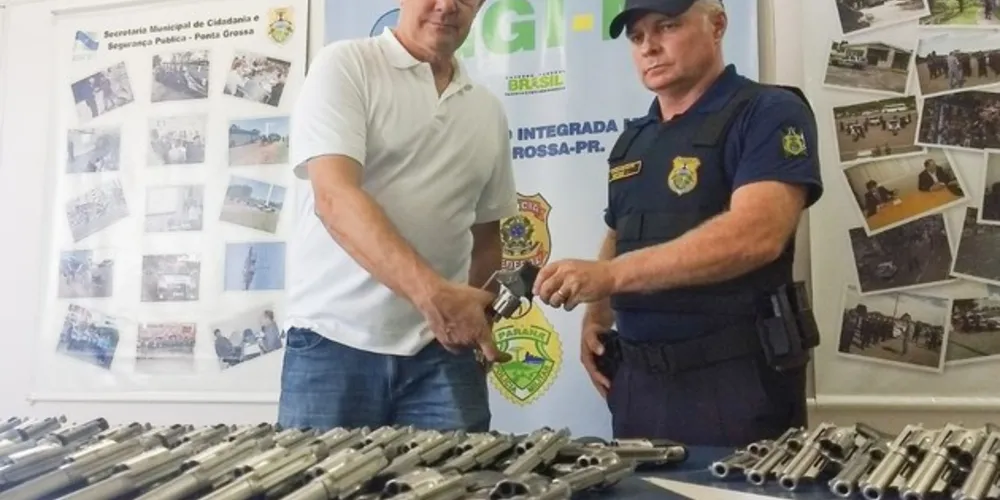 Secretário Ary Lovato recebeu os novos equipamentos