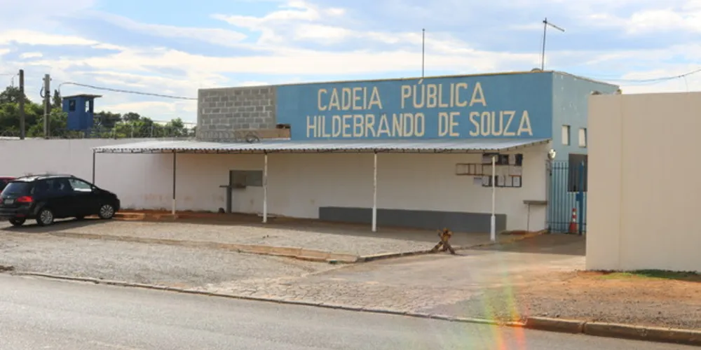 Homens foram encontrados sem vida na manhã desta quarta-feira (19)