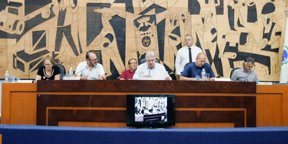 As sessões ordinárias da Câmara serão retomadas em 18 de fevereiro.
