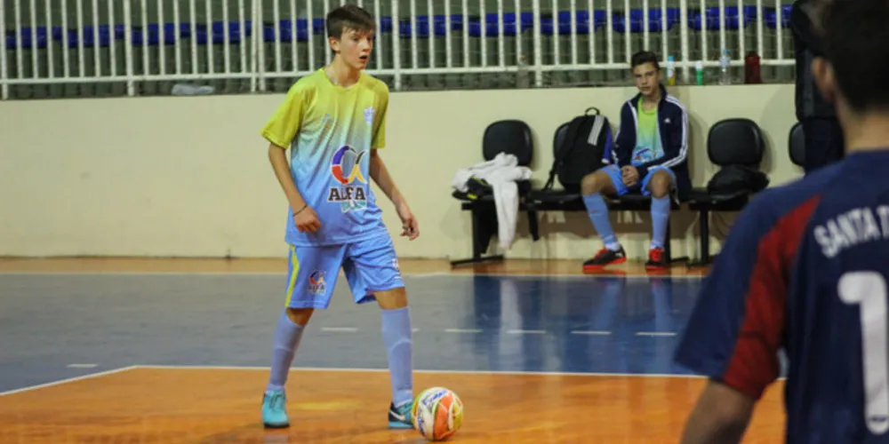 Ala Rafael (foto) é um dos atletas do Colégio Alfa Plus convocado para a Seleção dos Campos Gerais