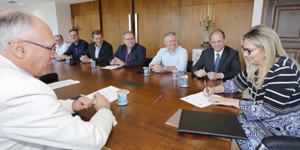 Cida Borghetti assinou autorização para o início do edital nesta quinta-feira (20)