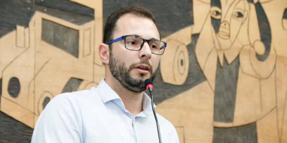 Vereador assume o cargo oficialmente em cerimônia no dia 1º de janeiro.