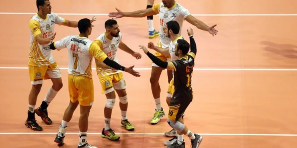 Time visitante venceu por 3 sets a 1