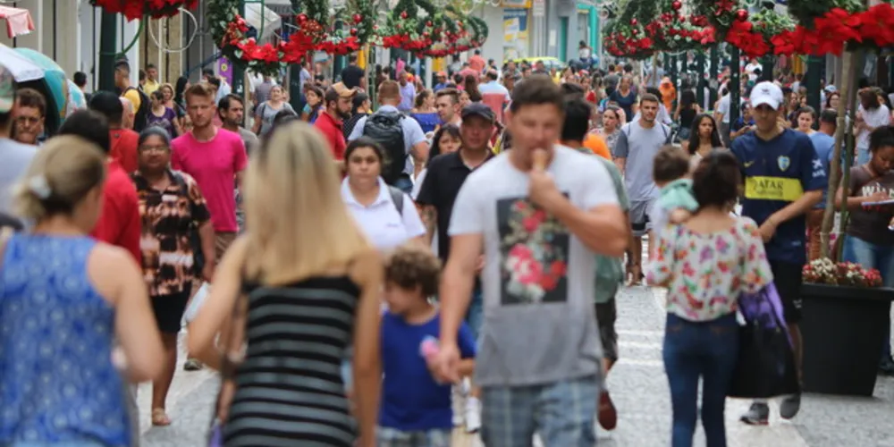 Ponta-grossenses têm até o final da tarde para fazer compras no comércio