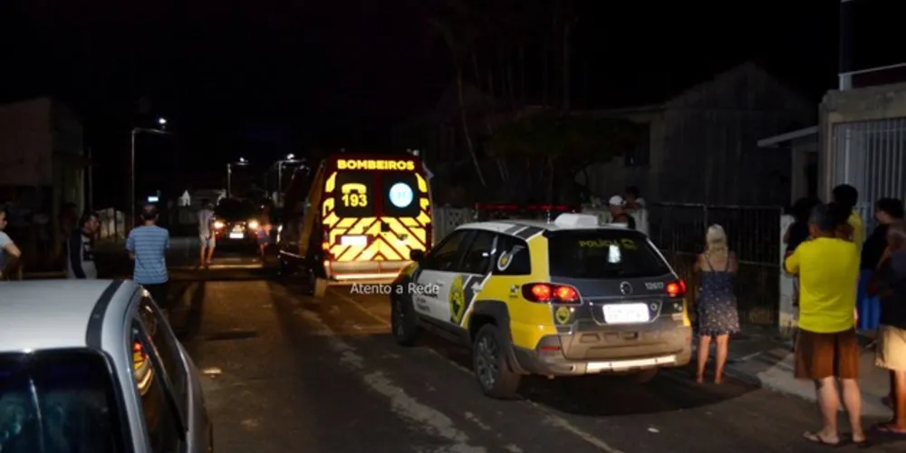 Jovem foi morta com pelo menos quatro tiros na noite desta terça-feira