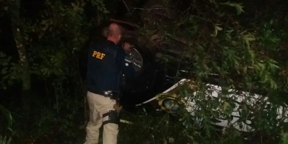PRF acredita que chuva forte e pista escorregadia contribuíram para acidente