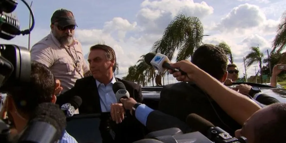Bolsonaro agradece apoio na chegada à Granja do Torto
