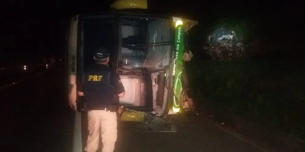 Acidente aconteceu na noite de domingo (30) na BR-373